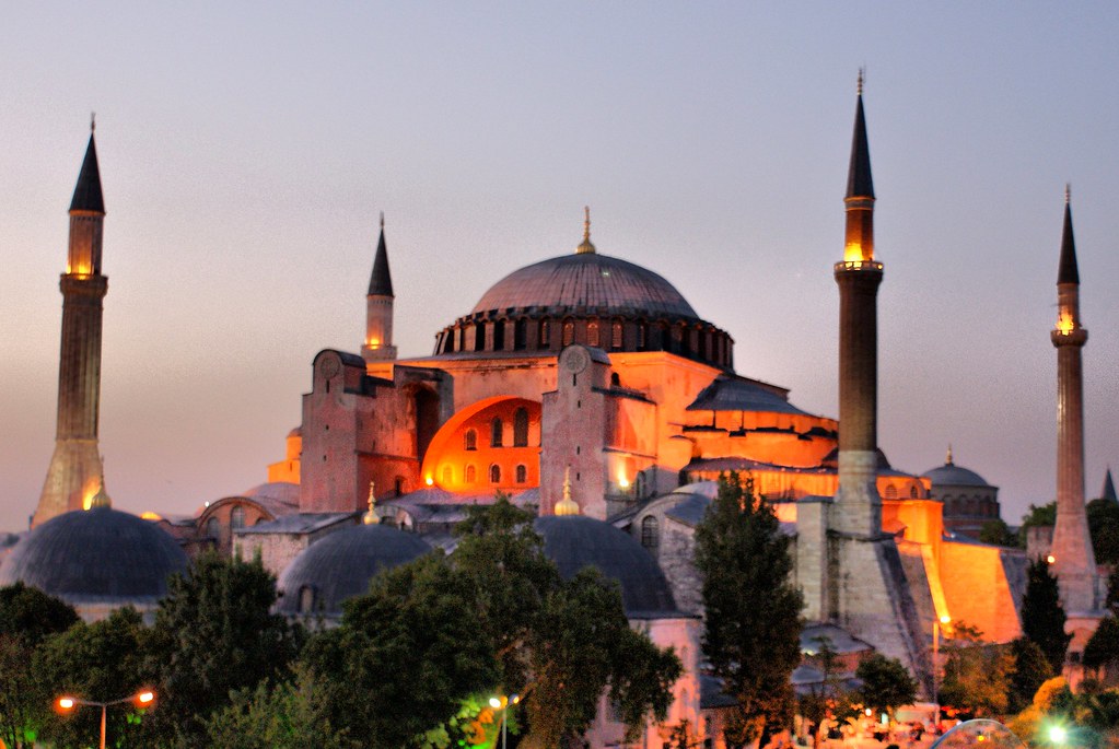 Hagia Sofia la mayor iglesia de Constantinopla y hoy la gran mezquita de Estambul