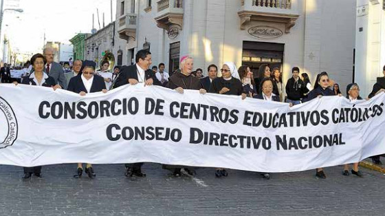 Educación Privada en el Perú el congreso debe derogar la ley que los exonera de pagar impuestos