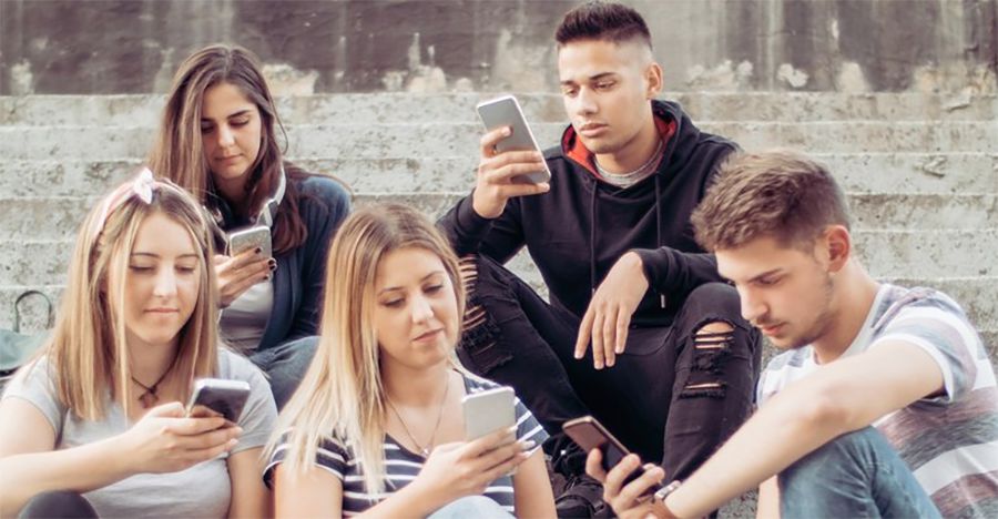 The impact of social networks on the lives of adolescents and its implications for mental health