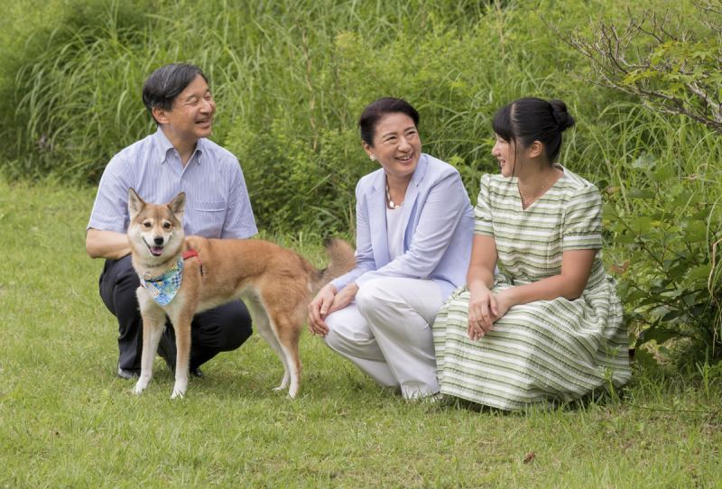 Former Emperor Akihito, former Empress Michiko and Princess Aiko