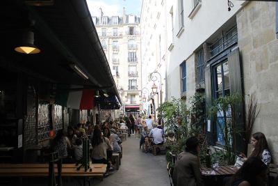 El incendio del Marché des Enfants Rouges golpea uno de los lugares más singulares de París